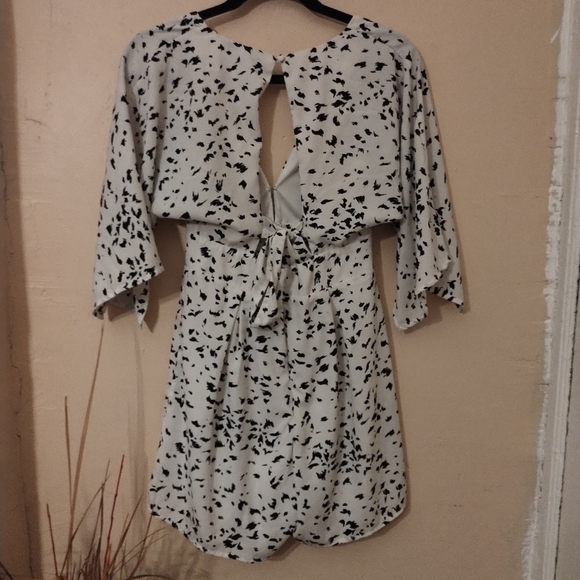 Dee Elly Wm Y2K 100% Polyester White W/ Black Specks Butterfly Sleeves Romper L - Picture 4 of 13